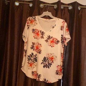 Cute trendy floral top